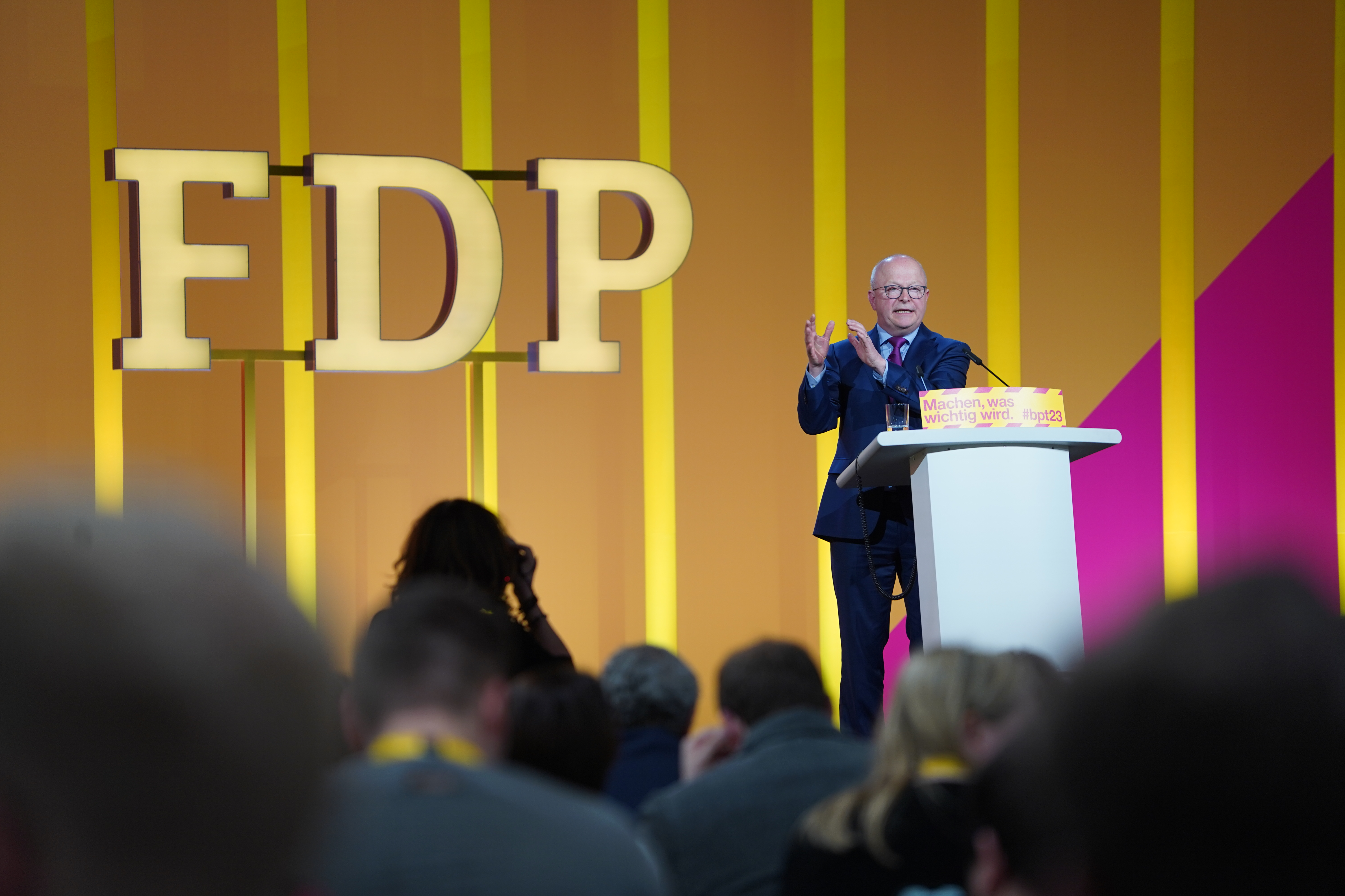Michael Theurer spricht auf dem Bundesparteitag der FDP in Berlin.