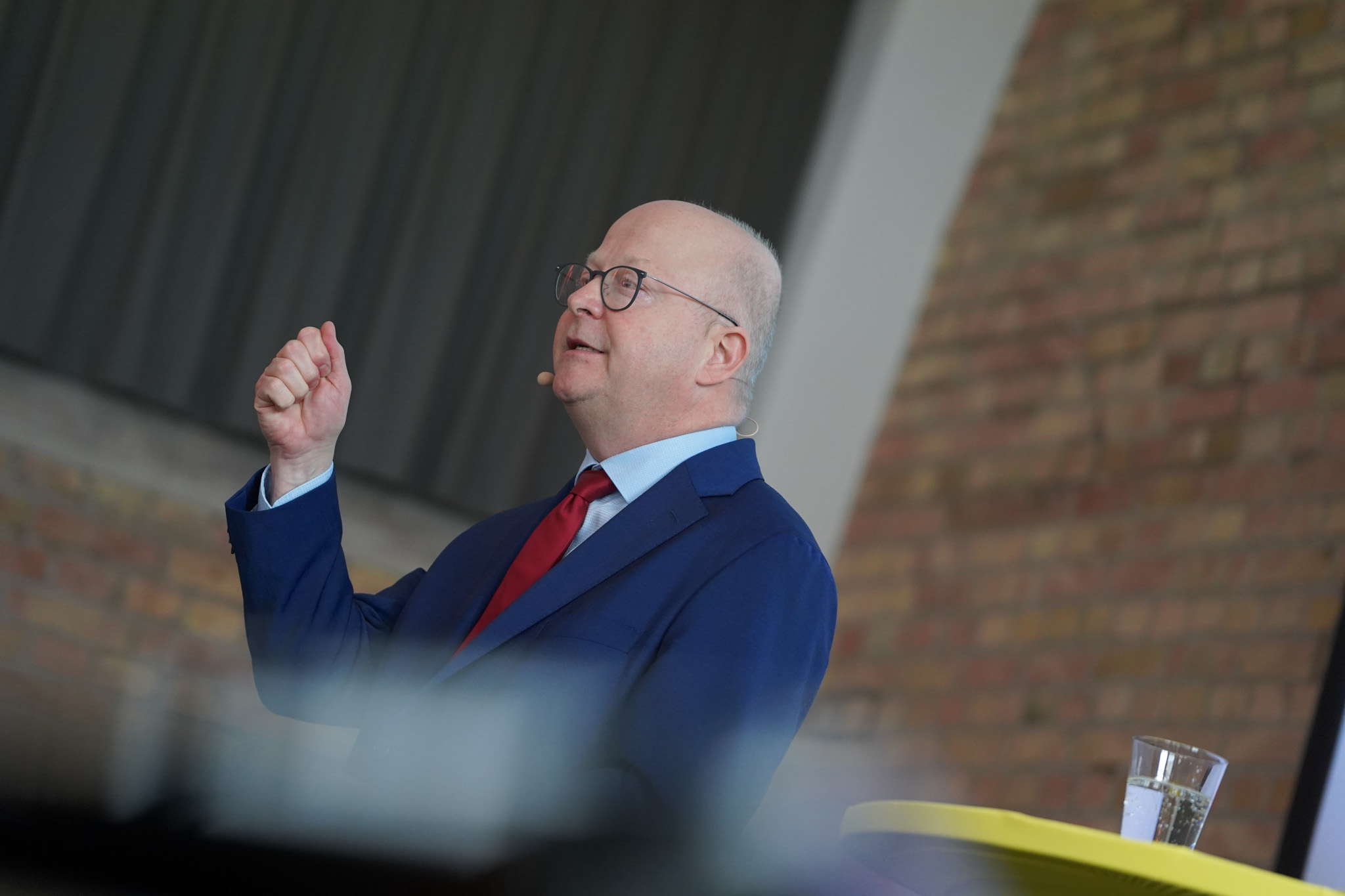 Michael Theurer spricht bei politischem Aschermittwoch